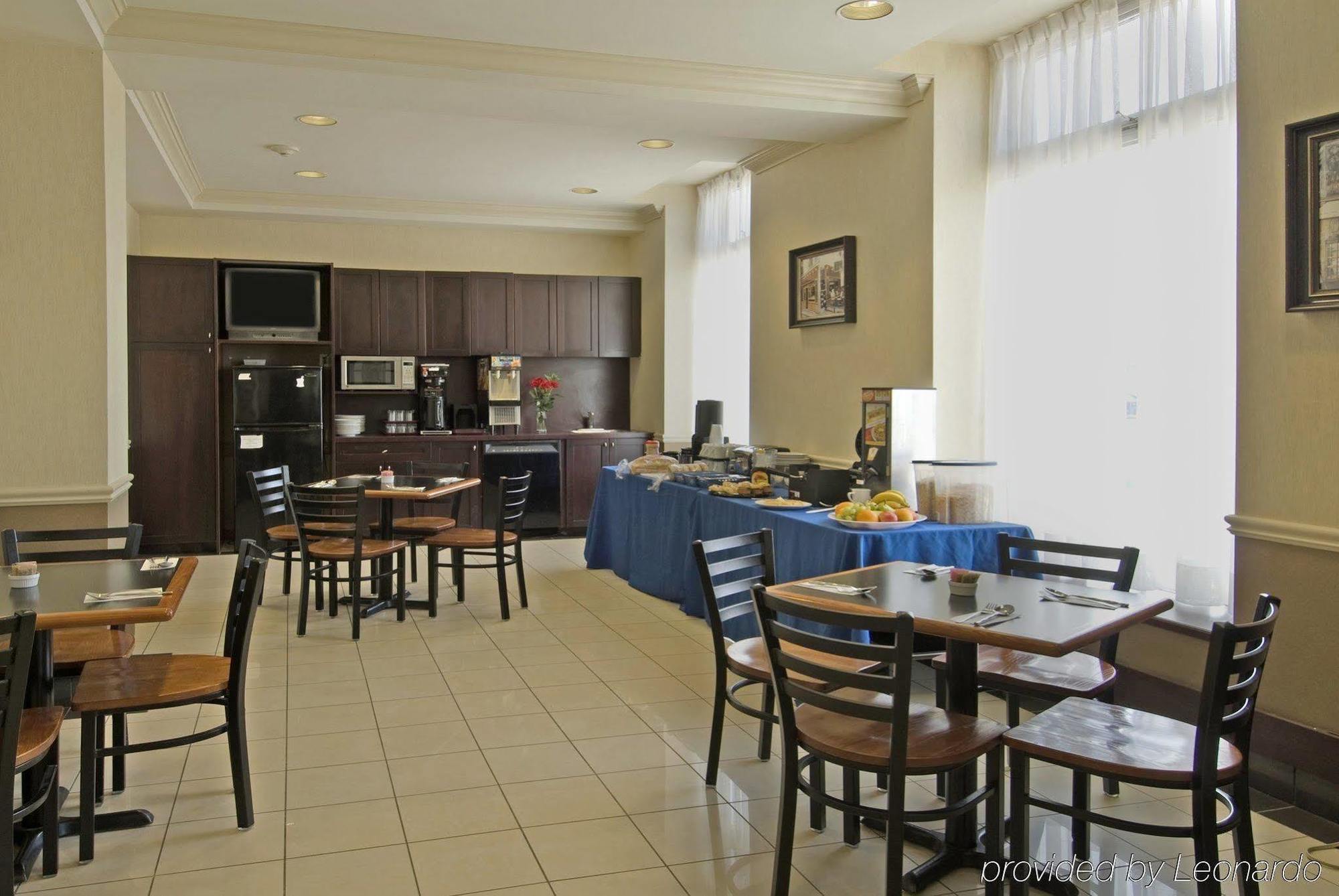 The Champlain Waterfront Hotel Ascend Hotel Collection Orillia Restoran gambar